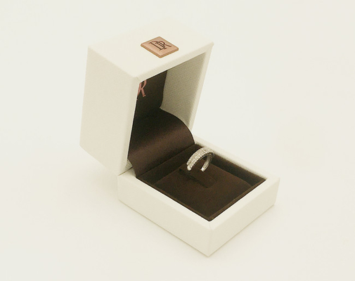 Zuivere Witte Uitstekende van de de Steundouane van Luxering jewelry box velvet lining de Giftdoos