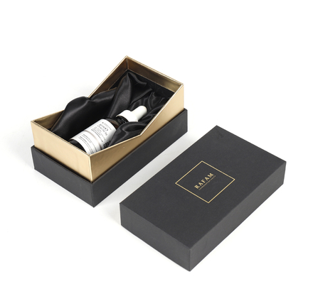 De zwarte Fles van de de Doosetherische olie van PaperLuxury van het Kartonparfum Kosmetische