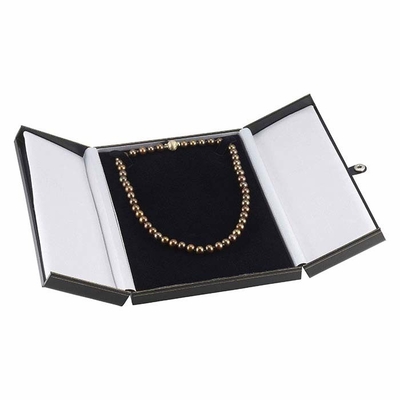 De zwarte Faux-Doos Onverwacht Tab Necklace Gift Box van Leerjuwelen