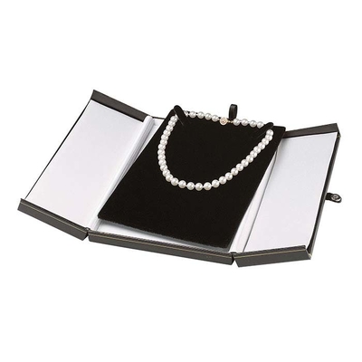 De zwarte Faux-Doos Onverwacht Tab Necklace Gift Box van Leerjuwelen