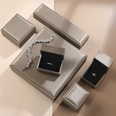Goede prijs Luxepu van de de Doosoorring van de Leergift de Armbandhalsband Ring Packaging online